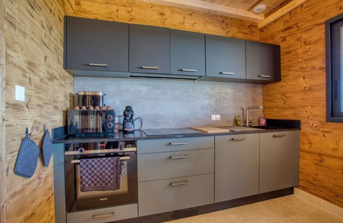 Sarlat-la-Caneda Ski Chalet | Le Pech Eternel: Cedars SPA Lodge