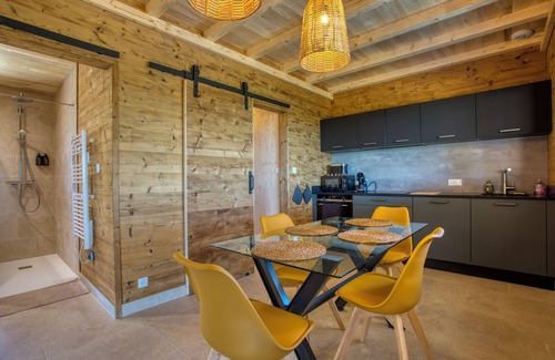Sarlat-la-Caneda Ski Chalet | Le Pech Eternel: Cedars SPA Lodge