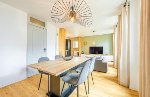 Centre-Ville Apartment | Le Perchoir/F2 de standing avec écran de cinéma