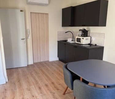 Aix-en-Provence Historic Centre Apartment | le petit cardeur