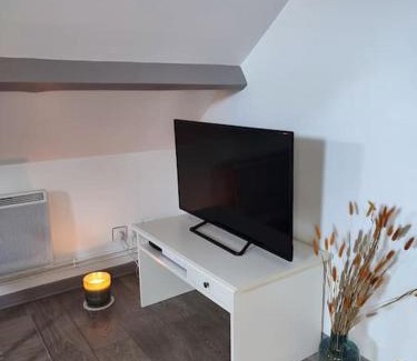 Pierrefonds Apartment | Le petit château