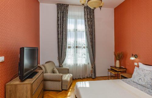 Bar Apartment | Le Petit Chateau