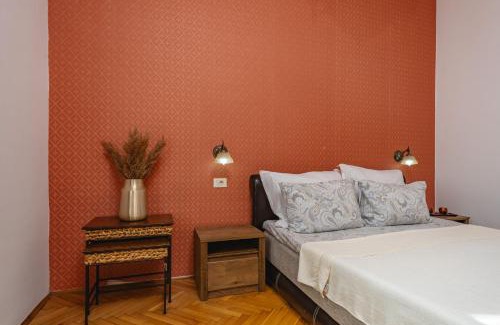 Bar Apartment | Le Petit Chateau