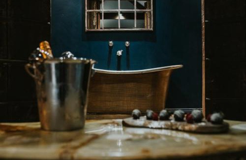Otterburn Hotel | Le Petit Chateau & William de Percy