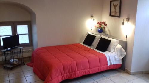 Aiguihe Apartment | Le Petit Dyke