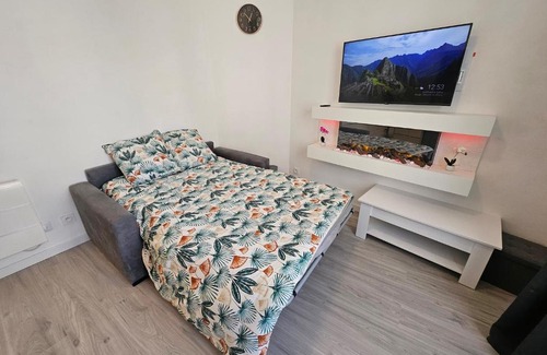 Le Kremlin-Bicetre Apartment | Le Petit Havre de Paix
