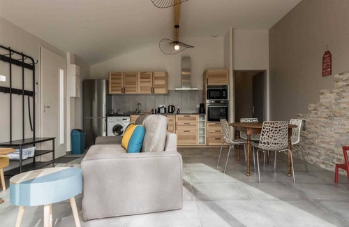 Merville House | Le Petit Limouzin - Merville