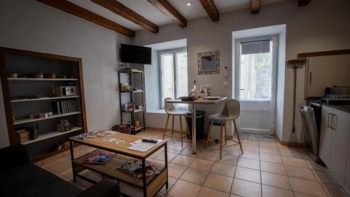 Civaux Apartment | Le petit monas