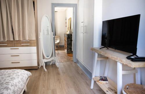 Blois Apartment | Le Petit Nicolas - Centre historique de Blois - NETFLIX, JEUX, RETROJECTEUR