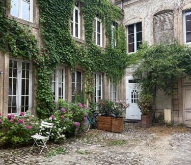 Old Town Apartment | Le Préfecture - Hôtel particulier au coeur de Dijon
