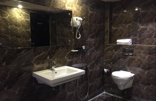 Gummidipundi Hotel | Le Raj Courtyard