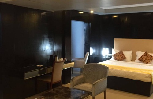 Gummidipundi Hotel | Le Raj Courtyard