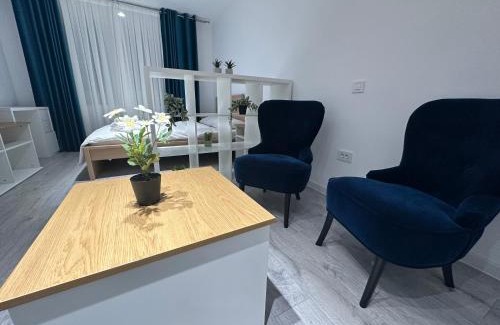 Iasi Apartment | Le Regard - tres chic stay