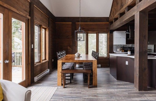 Chertsey Ski Chalet | Le Repôs – Private lake access & cozy vibes