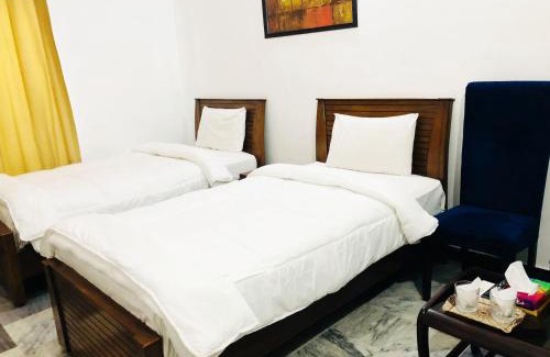 Islamabad House | Le Royal Family lodges