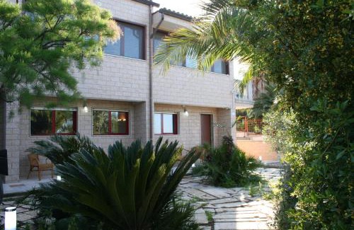 Cellamare Bed & Breakfast | Le Sirene Bed and Breakfast