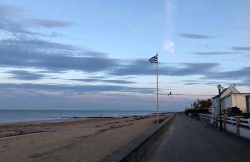 Saint-Regnobert-de-la-Cote-de-Nacre Apartment | Le Spot, charmant studio à 200m de la mer