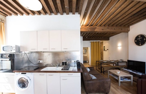 Gorge de Loup Apartment | Le St Pierre - Typical 2 bedrooms close to Saône