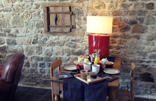 Saint-Julien-de-Civry Bed & Breakfast | Le Thé au Jardin