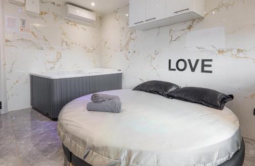Manosque Apartment | Le Topaze - Spa & Jacuzzi