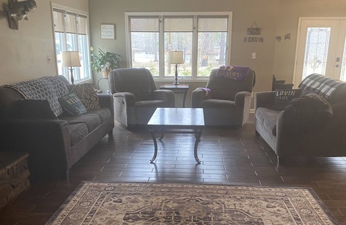 Negreet House | Le Vander Lake Suites Rental/ 3.5 miles from Toledo Tackle, Restaurants