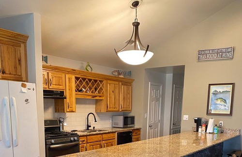 Negreet House | Le Vander Lake Suites Rental/ 3.5 miles from Toledo Tackle, Restaurants