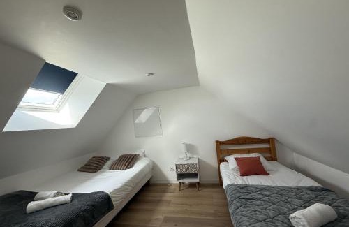 Ecommoy Apartment | Le Voyageur - 7 p - Circuit Rêve au Mans
