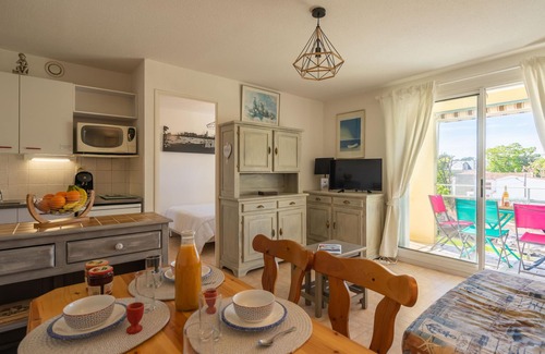 Pontaillac Apartment | Le Yachting by Interhome