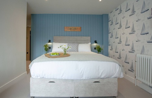 Brixham Hotel | Leader, Maritime Suites - a suite that sleeps 2 guests in 1 bedroom