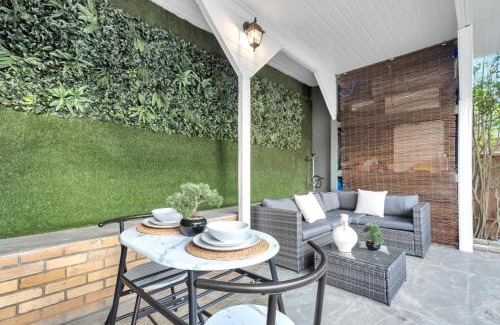 London Borough of Ealing Apartment | Leaf & Lounge - Free Parking , En-Suite, Near Wembley
