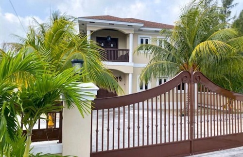 Nassau Apartment | Leah's Heaven - Cozy One Bedroom Suite