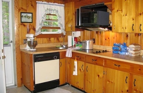 South Casco Cottage | Leave it All Behind! 4-Season Sebago Lake Area, Kayak, Canoe & Fish, Pets Free!
