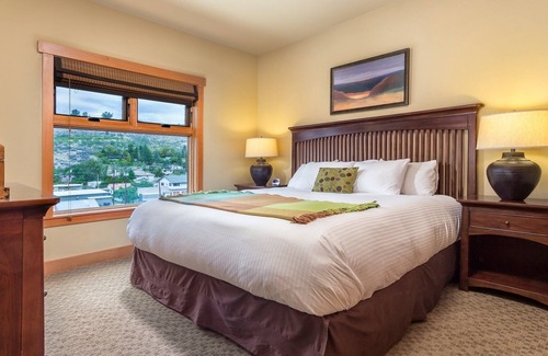 Chelan Resort | Leave your worries at the door!