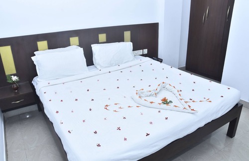 Covelong Hotel | Lee Crysstal