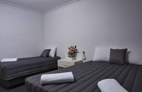 Leeton Hotel | Leeton Centre Motel