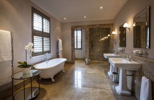 Franschhoek Hotel | Leeu Estates