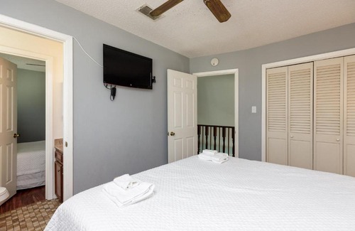 Corpus Christi House | Leeward Cove Cottage CLCB3K