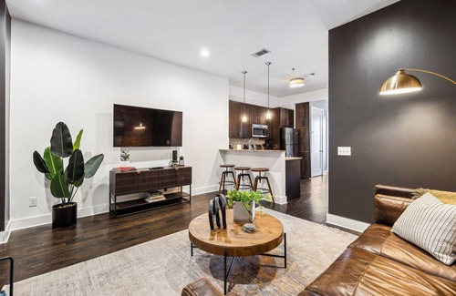 Midtown Condo | Legends Loft | Modern Stay Near Vandy on West End, Minutes to Broadway