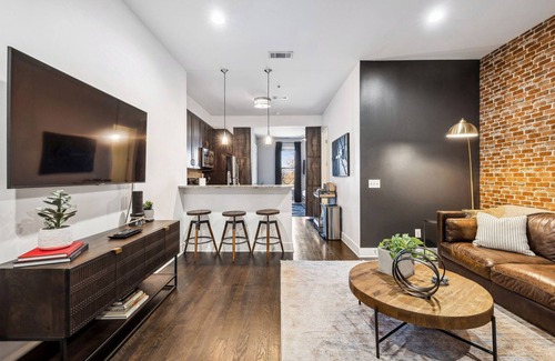 Midtown Condo | Legends Loft | Modern Stay Near Vandy on West End, Minutes to Broadway