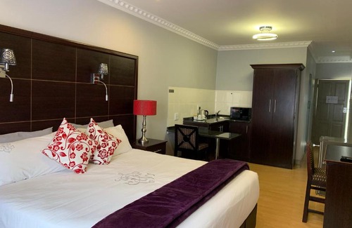 Newcastle House | Leighton Court