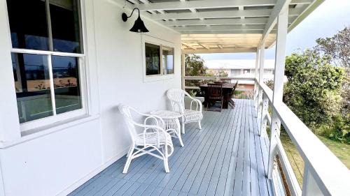 Yamba House | Leightons Cottage, 8 Campbell Lane