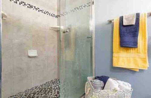 Green Valley House | Lelanie heated pool hot tub house