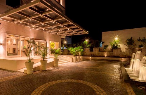 Lucknow Hotel | Lemon Tree Hotel Lucknow