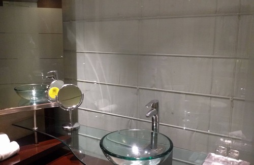 Sector 29 Hotel | Lemon Tree Premier 2, Gurugram