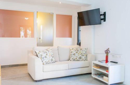 Sirili House | Lemonia Home