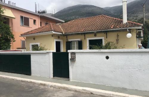 Agia Efimia House | Lena’s traditional villa