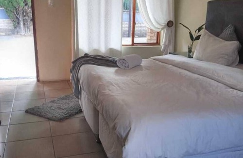 Ekurhuleni Bed & Breakfast | Lens