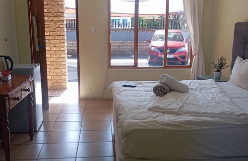 Ekurhuleni Bed & Breakfast | Lens