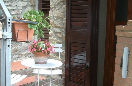 Buriano Apartment | Leo's house, peace and relaxation in a typical Maremma village ten minutes drive from the sea