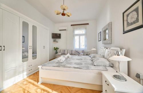Opatija Apartment | Leona Authentic Beachfront Villa 2BR APT